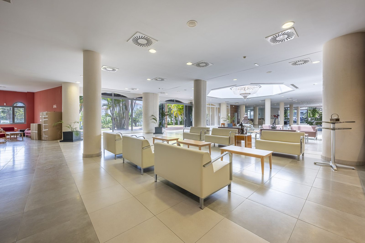 36 Bed Commercial unit for sale in El Paraiso Costa Del Sol, Málaga, Spain