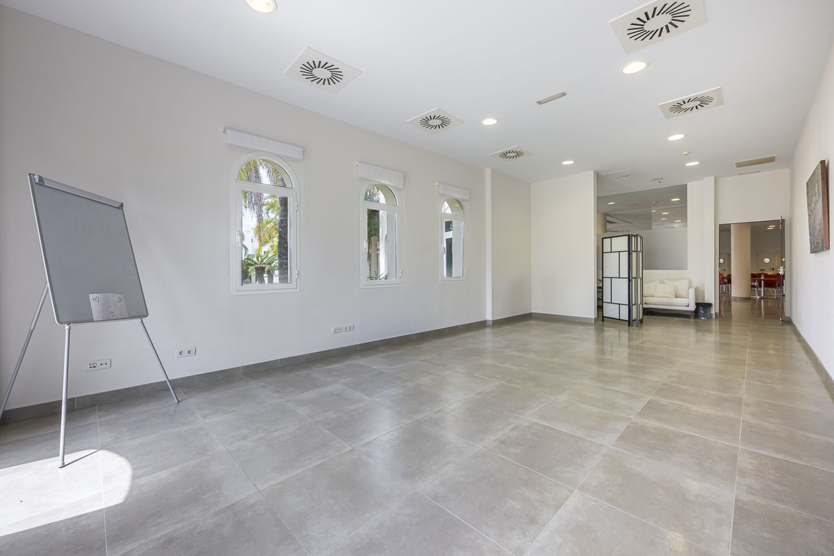 36 Bed Commercial unit for sale in El Paraiso Costa Del Sol, Málaga, Spain