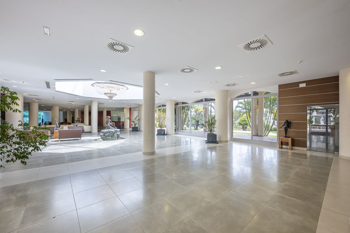 36 Bed Commercial unit for sale in El Paraiso Costa Del Sol, Málaga, Spain