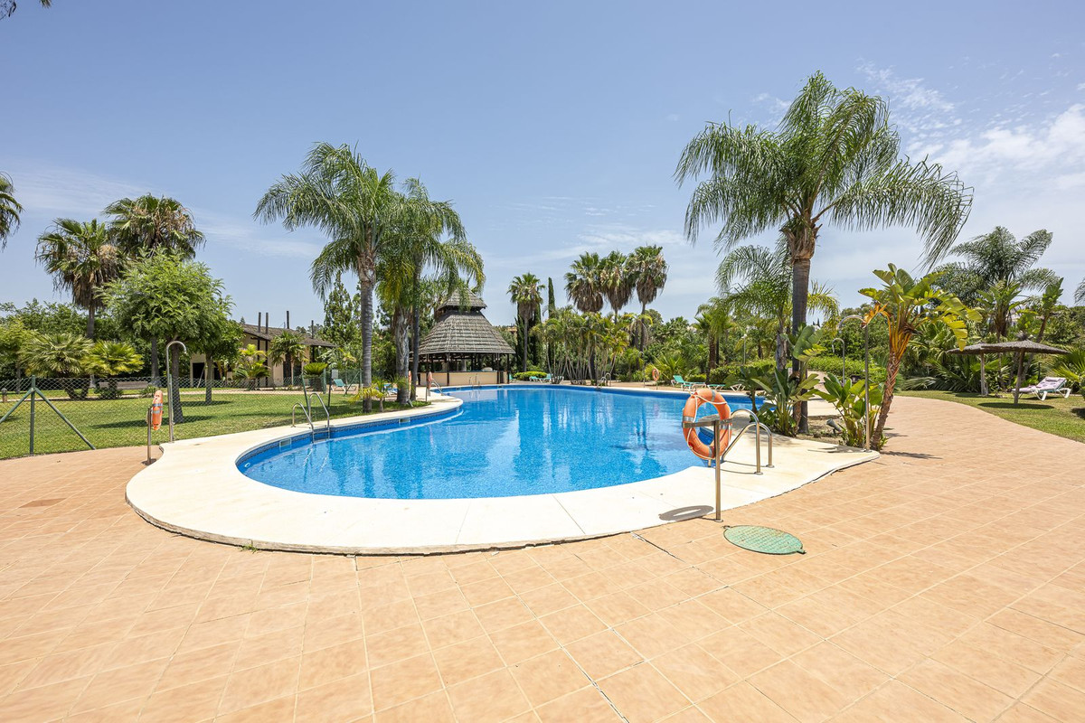 36 Bed Commercial unit for sale in El Paraiso Costa Del Sol, Málaga, Spain