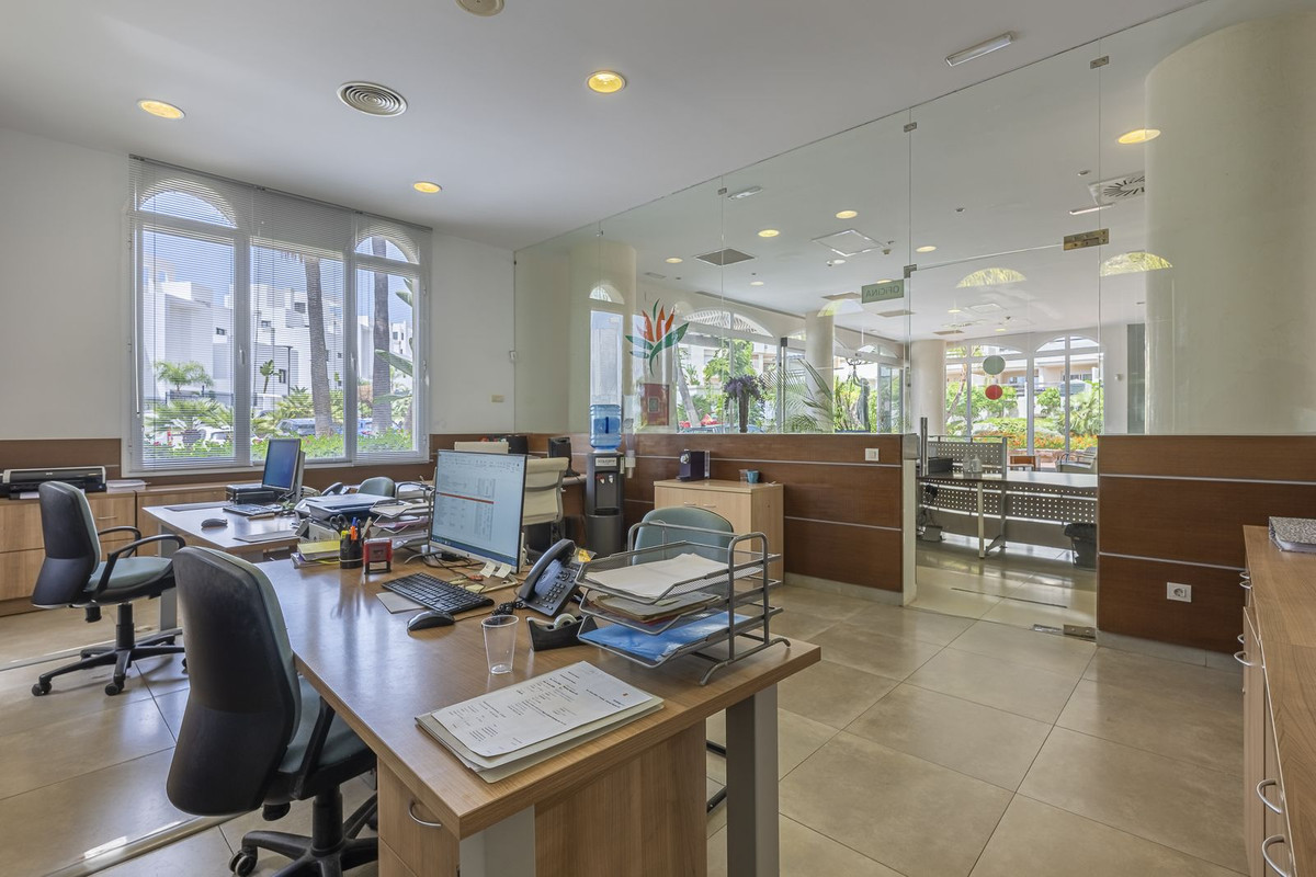 36 Bed Commercial unit for sale in El Paraiso Costa Del Sol, Málaga, Spain