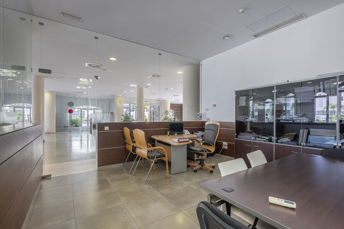 36 Bed Commercial unit for sale in El Paraiso Costa Del Sol, Málaga, Spain