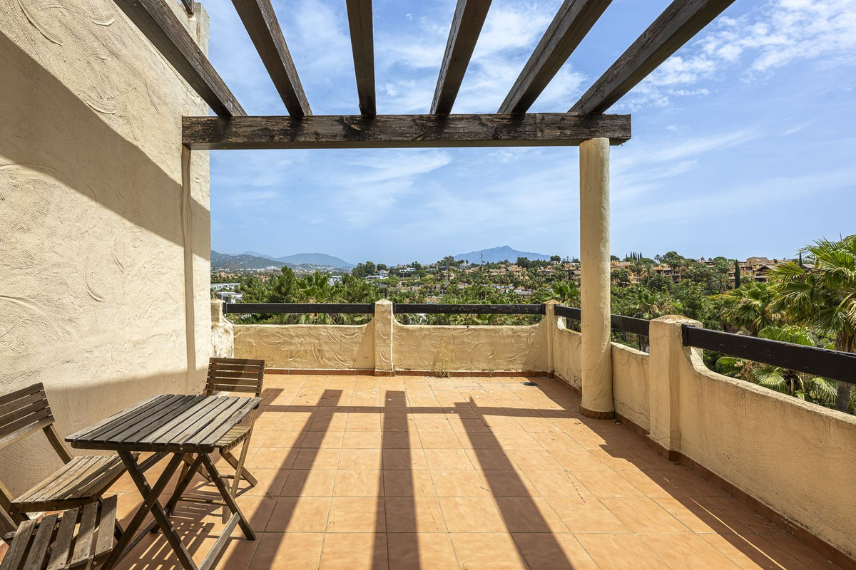 36 Bed Commercial unit for sale in El Paraiso Costa Del Sol, Málaga, Spain