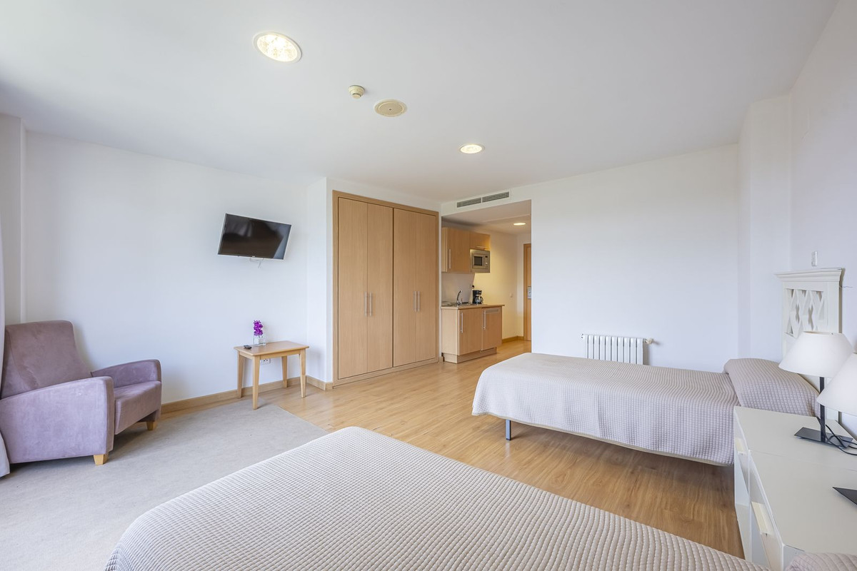 36 Bed Commercial unit for sale in El Paraiso Costa Del Sol, Málaga, Spain