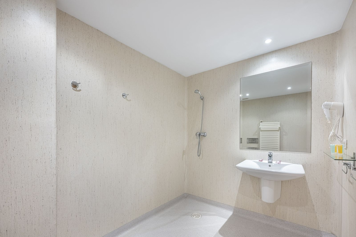 36 Bed Commercial unit for sale in El Paraiso Costa Del Sol, Málaga, Spain