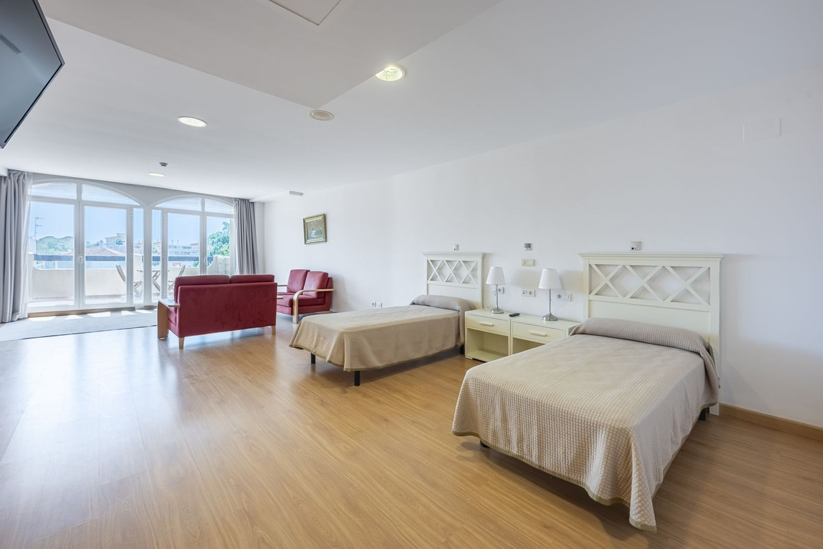 36 Bed Commercial unit for sale in El Paraiso Costa Del Sol, Málaga, Spain