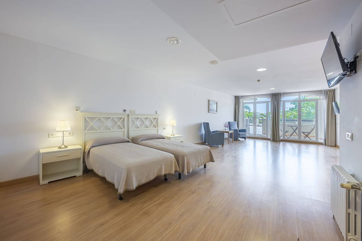36 Bed Commercial unit for sale in El Paraiso Costa Del Sol, Málaga, Spain