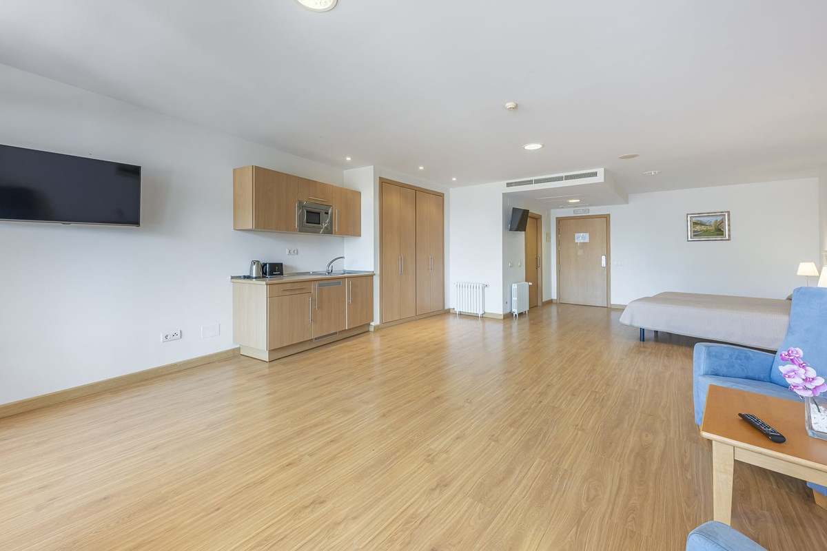 36 Bed Commercial unit for sale in El Paraiso Costa Del Sol, Málaga, Spain