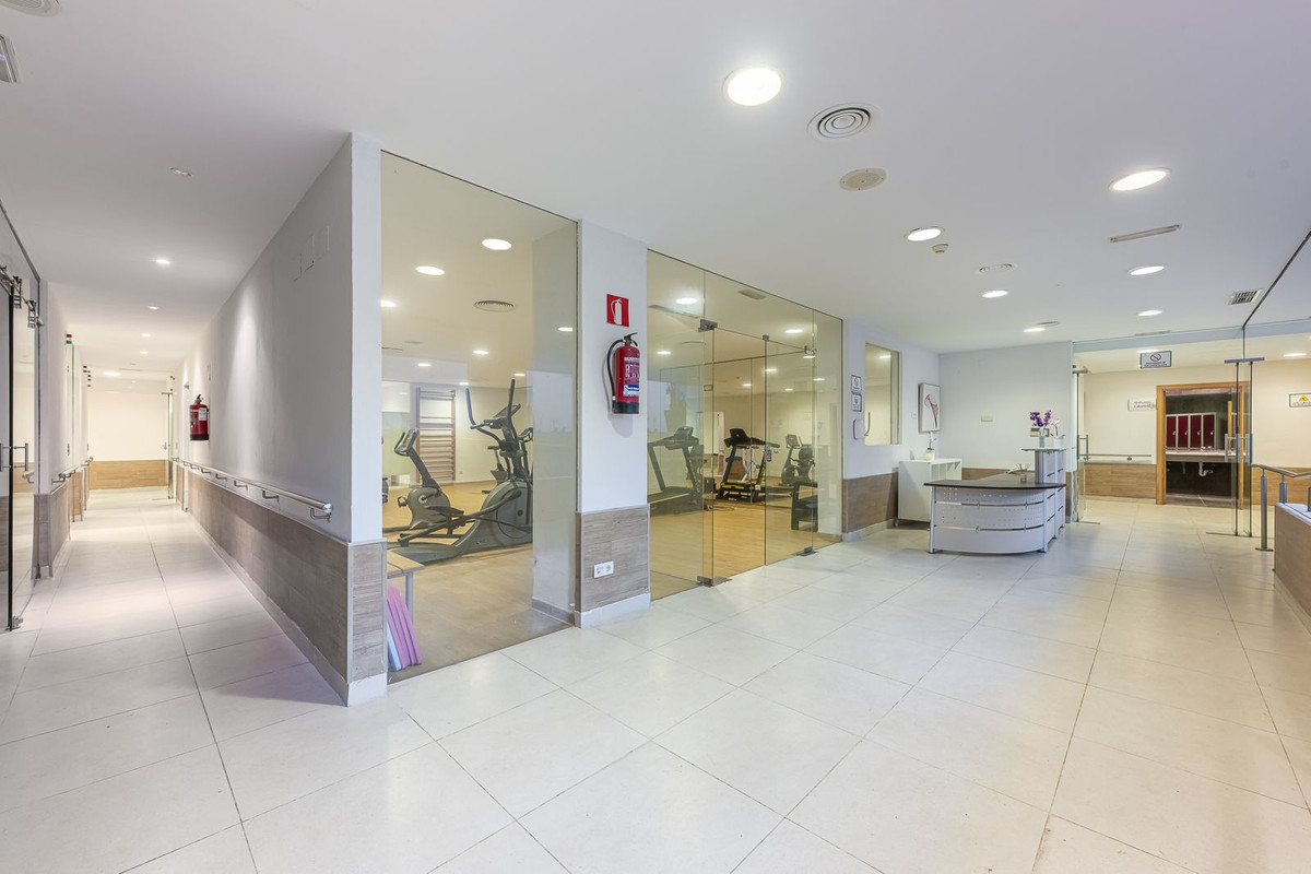 36 Bed Commercial unit for sale in El Paraiso Costa Del Sol, Málaga, Spain