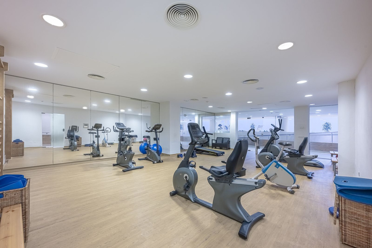 36 Bed Commercial unit for sale in El Paraiso Costa Del Sol, Málaga, Spain