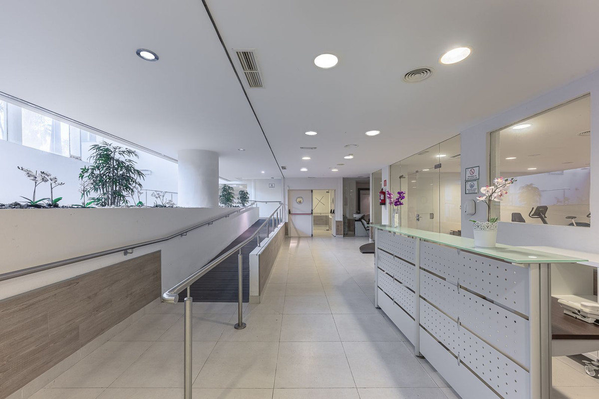 36 Bed Commercial unit for sale in El Paraiso Costa Del Sol, Málaga, Spain