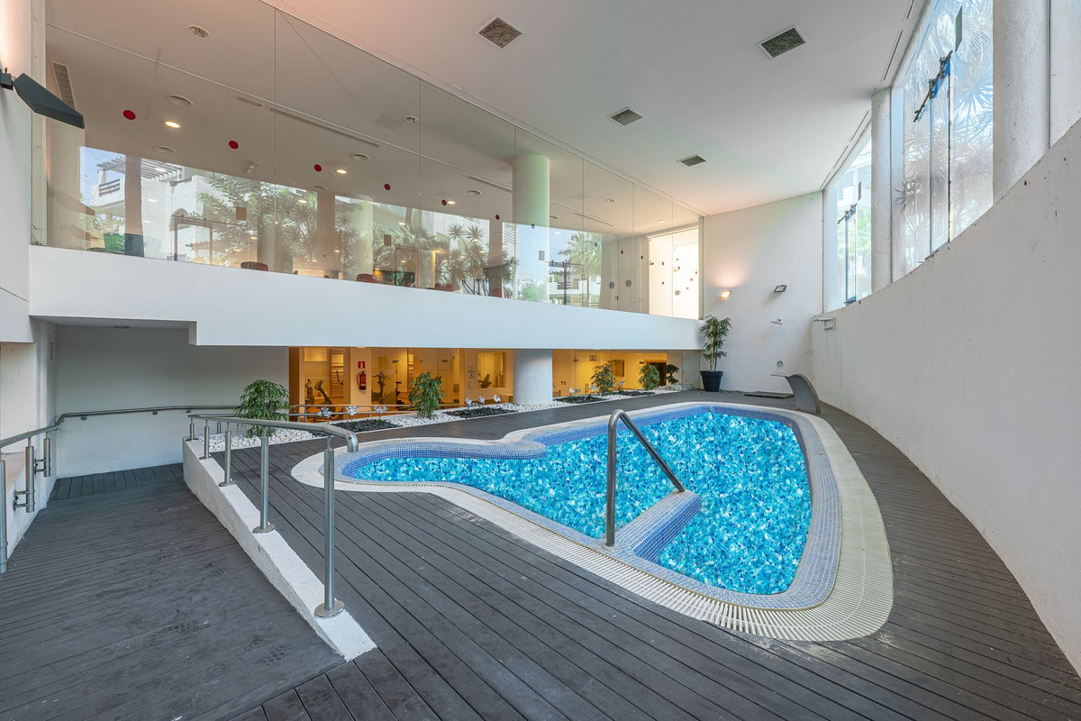 36 Bed Commercial unit for sale in El Paraiso Costa Del Sol, Málaga, Spain