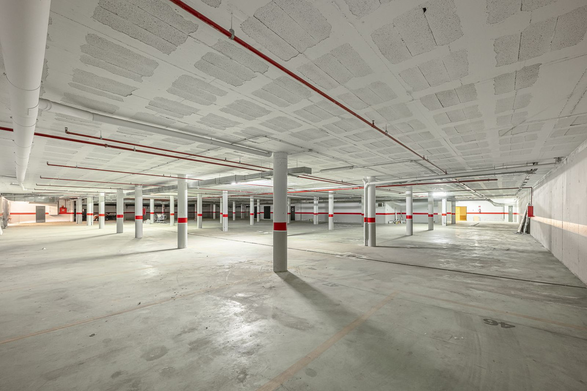36 Bed Commercial unit for sale in El Paraiso Costa Del Sol, Málaga, Spain
