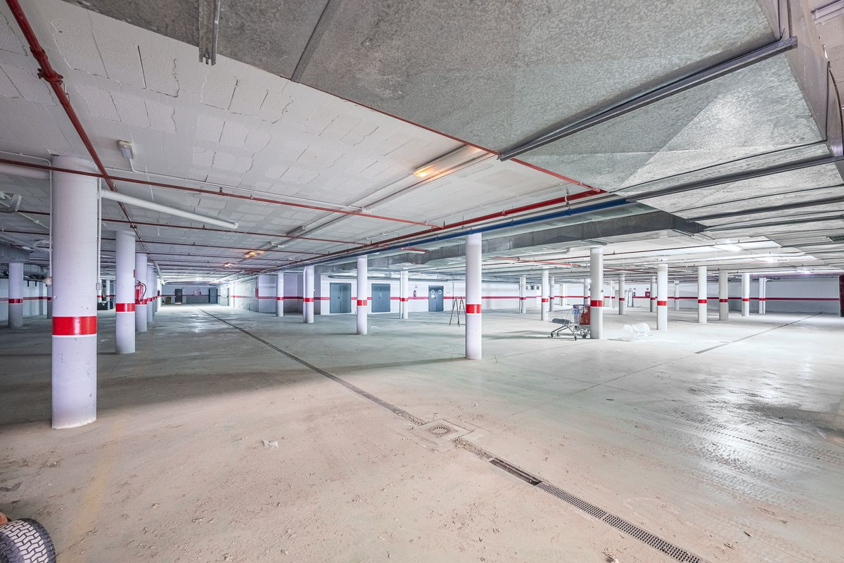 36 Bed Commercial unit for sale in El Paraiso Costa Del Sol, Málaga, Spain