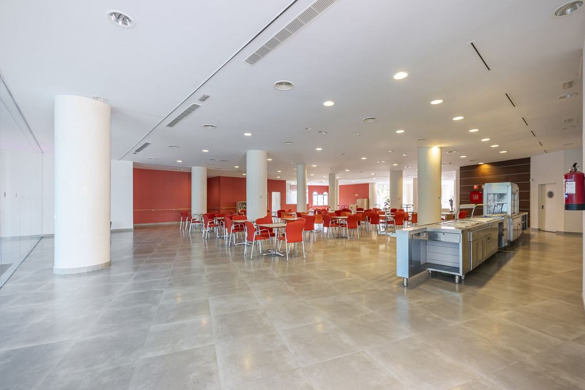 36 Bed Commercial unit for sale in El Paraiso Costa Del Sol, Málaga, Spain