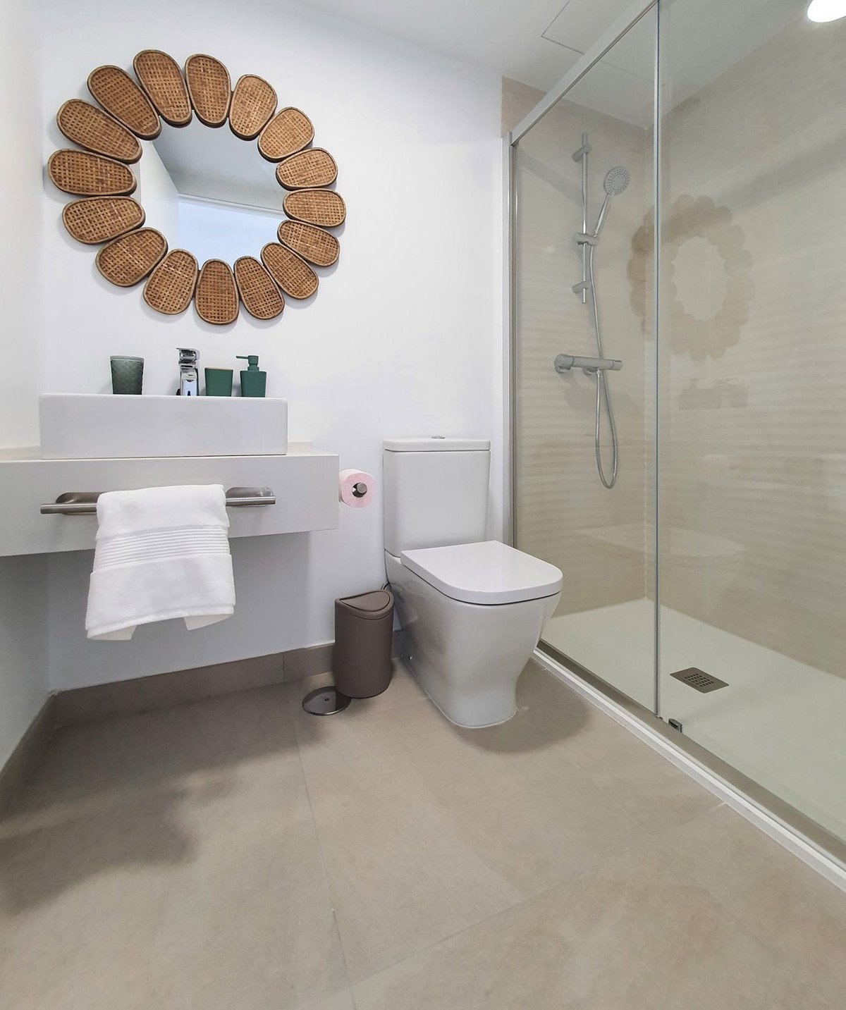 2 Bed Apartment for sale in Estepona Costa Del Sol, Málaga, Spain
