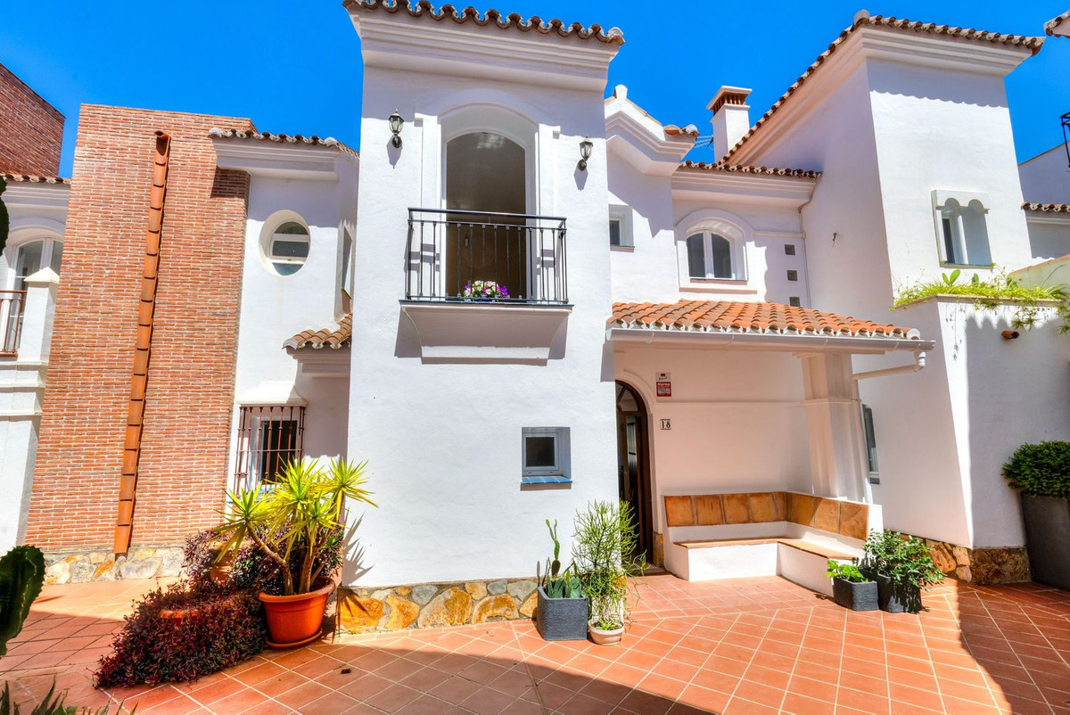 3 Bed Townhouse for sale in Mijas Costa Costa Del Sol, Málaga, Spain