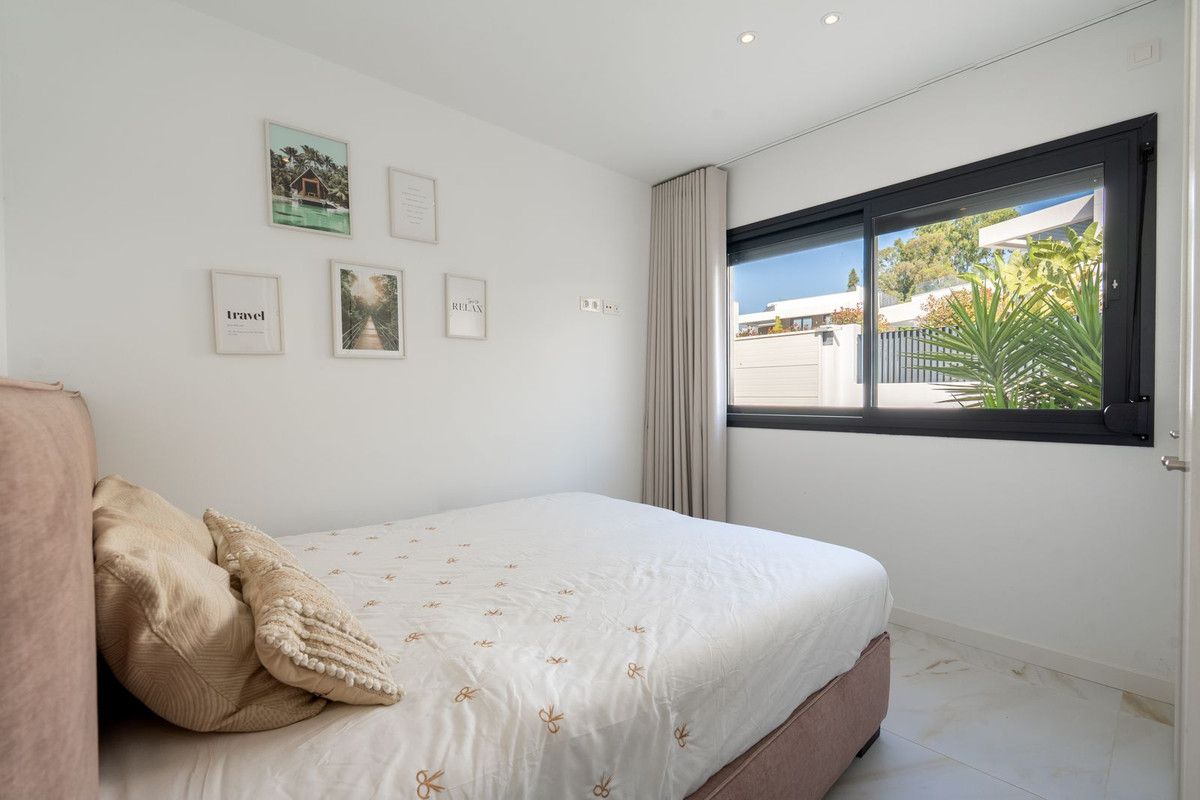 4 Bed Townhouse for sale in Selwo Costa Del Sol, Málaga, Spain