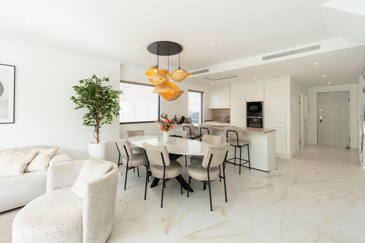 4 Bed Townhouse for sale in Selwo Costa Del Sol, Málaga, Spain