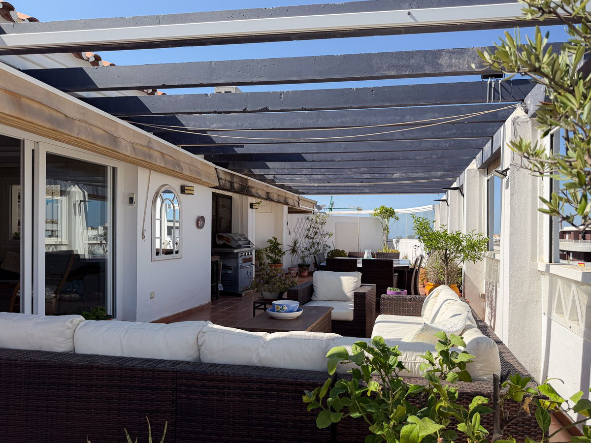 3 Bed Apartment for sale in La Campana Costa Del Sol, Málaga, Spain