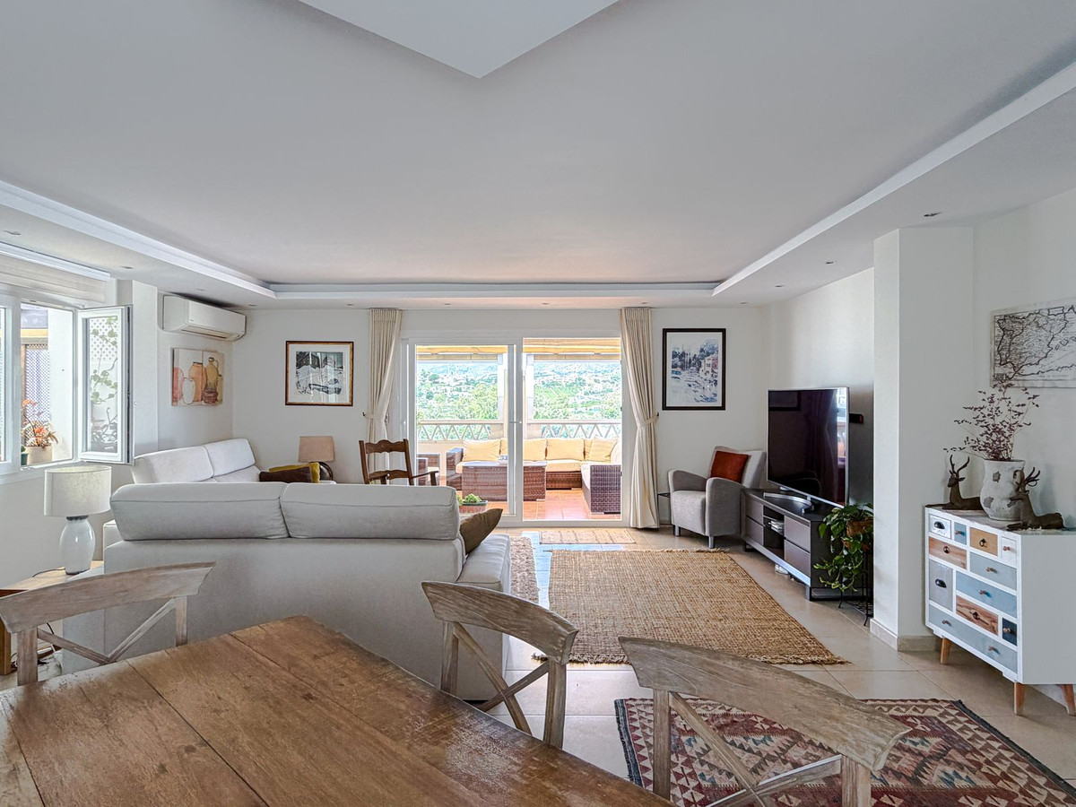 3 Bed Apartment for sale in La Campana Costa Del Sol, Málaga, Spain