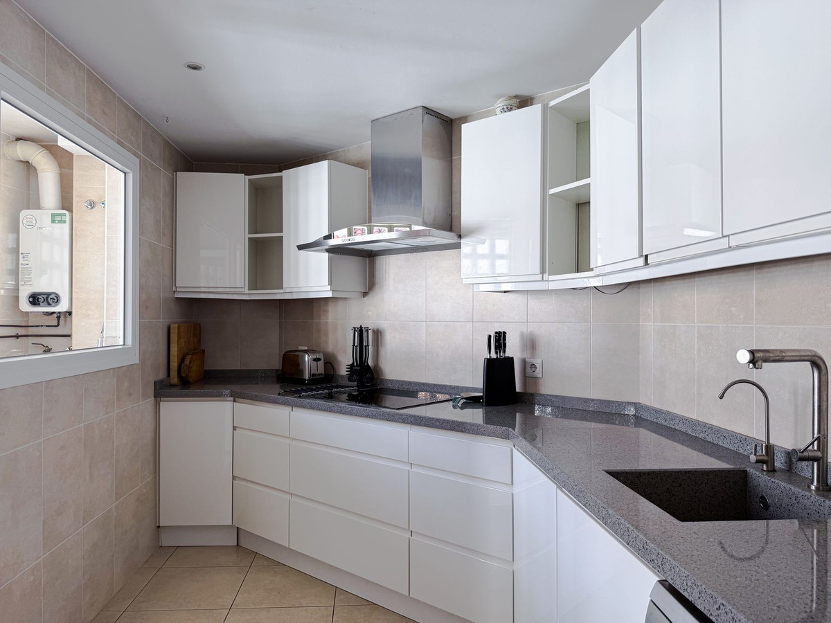 3 Bed Apartment for sale in La Campana Costa Del Sol, Málaga, Spain