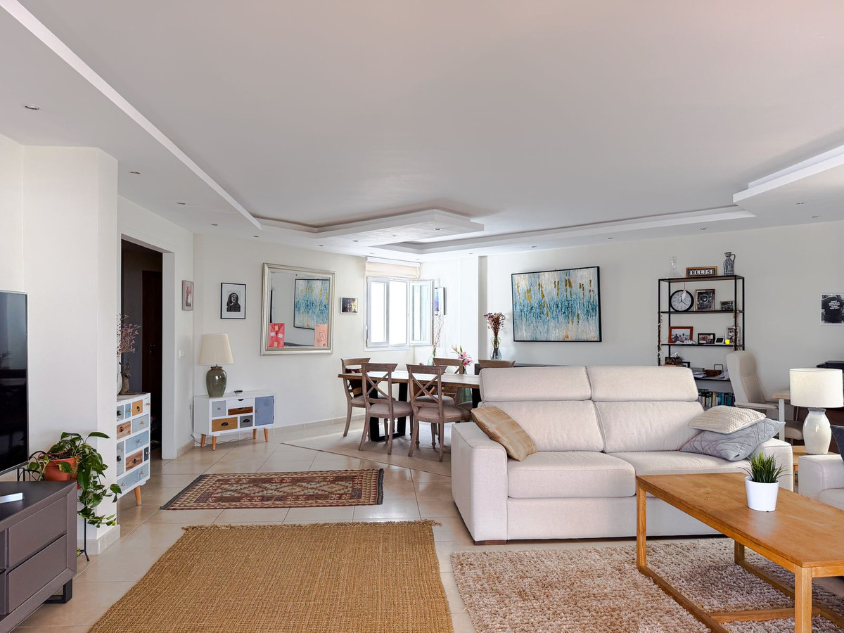 3 Bed Apartment for sale in La Campana Costa Del Sol, Málaga, Spain
