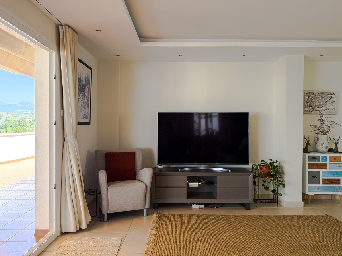 3 Bed Apartment for sale in La Campana Costa Del Sol, Málaga, Spain