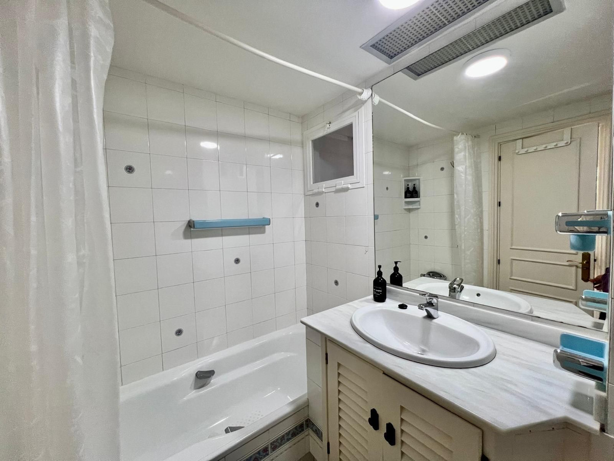 2 Bed Apartment for sale in Elviria Costa Del Sol, Málaga, Spain