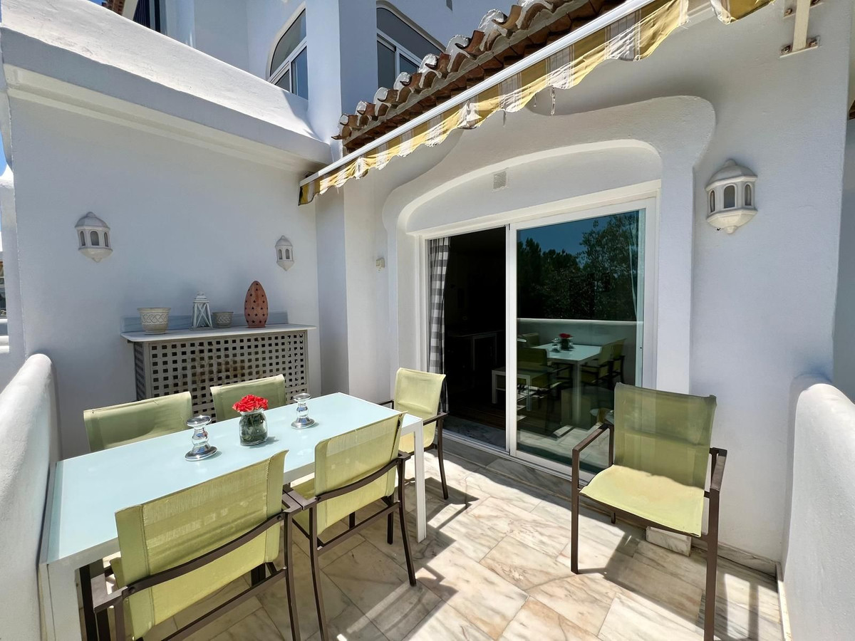2 Bed Apartment for sale in Elviria Costa Del Sol, Málaga, Spain