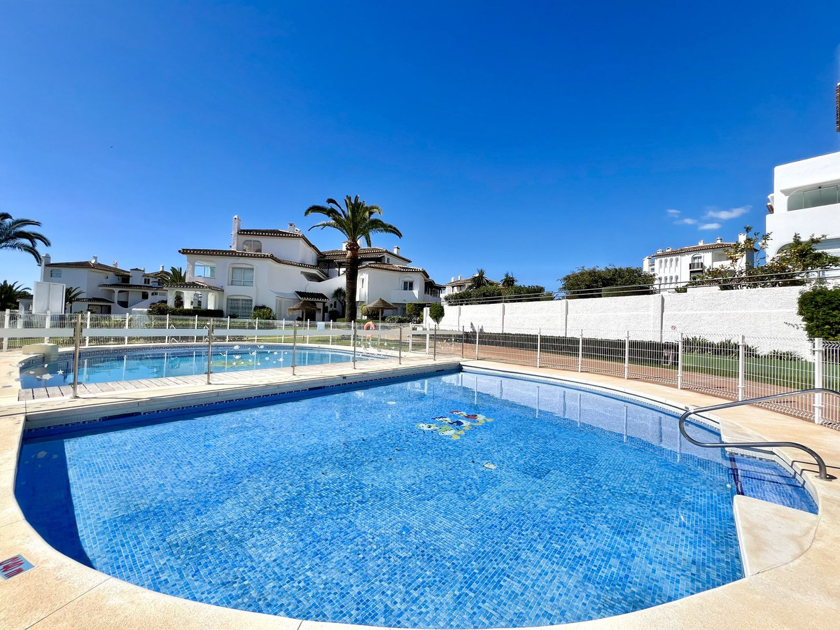 2 Bed Apartment for sale in Elviria Costa Del Sol, Málaga, Spain