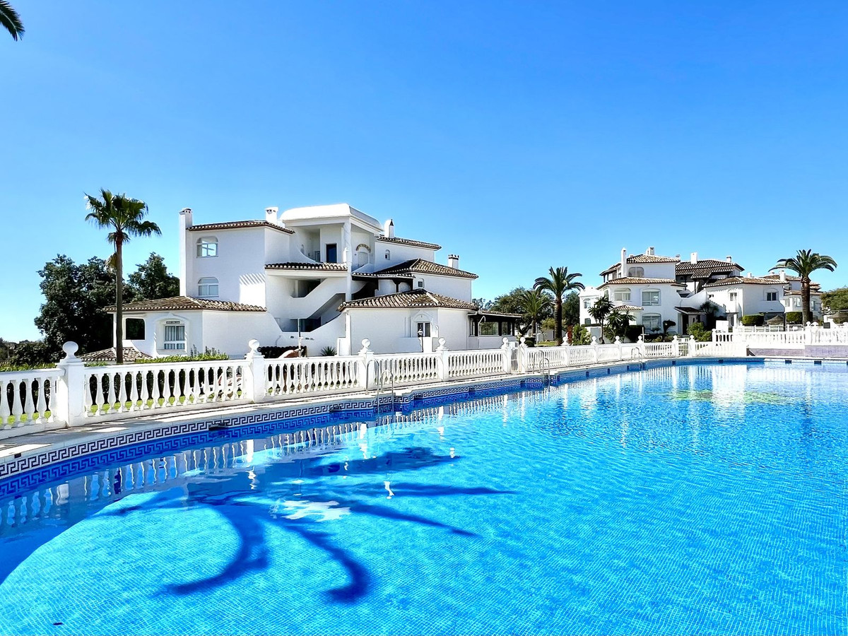 2 Bed Apartment for sale in Elviria Costa Del Sol, Málaga, Spain