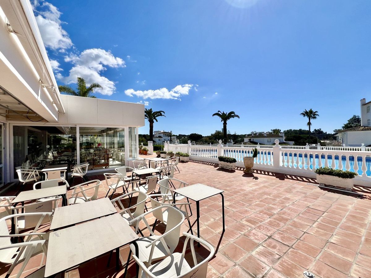 2 Bed Apartment for sale in Elviria Costa Del Sol, Málaga, Spain