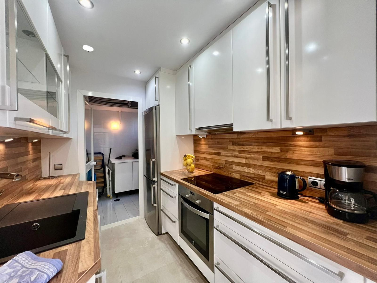 2 Bed Apartment for sale in Elviria Costa Del Sol, Málaga, Spain