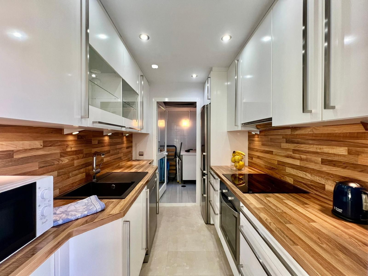 2 Bed Apartment for sale in Elviria Costa Del Sol, Málaga, Spain