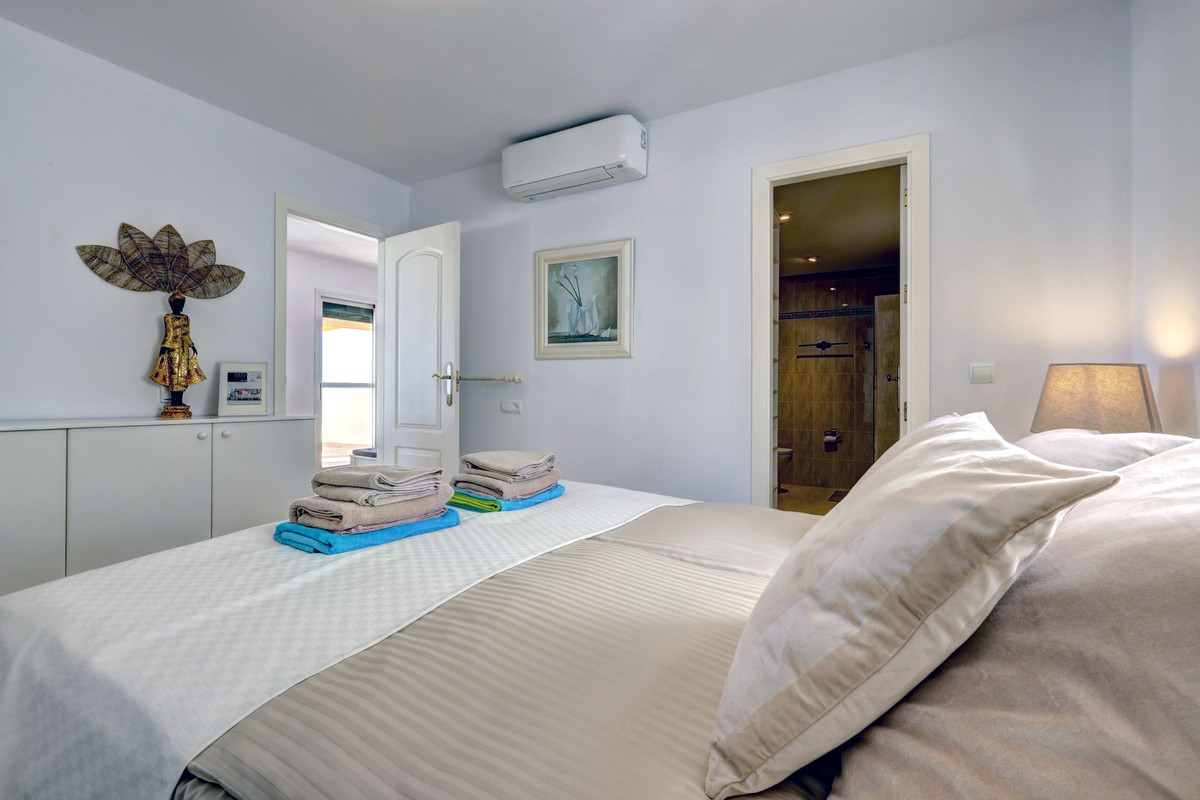 3 Bed Apartment for sale in Torrequebrada Costa Del Sol, Málaga, Spain