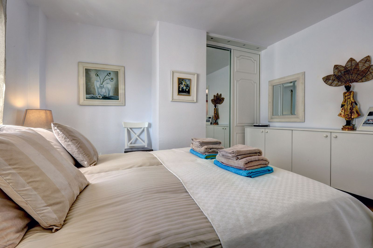 3 Bed Apartment for sale in Torrequebrada Costa Del Sol, Málaga, Spain