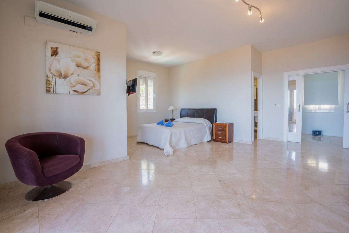 6 Bed Townhouse for sale in Riviera Del Sol Costa Del Sol, Málaga, Spain