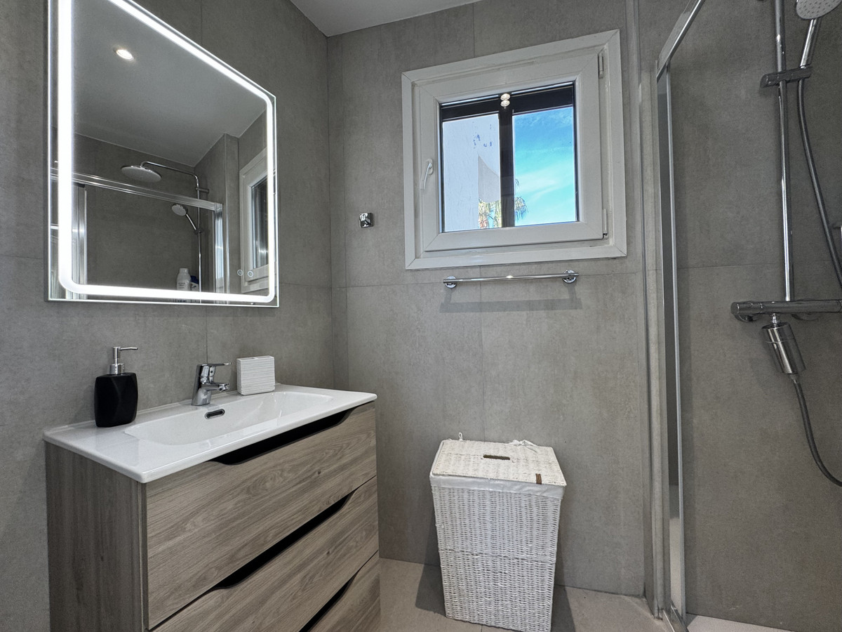 4 Bed Apartment for sale in Puerto Banús Costa Del Sol, Málaga, Spain