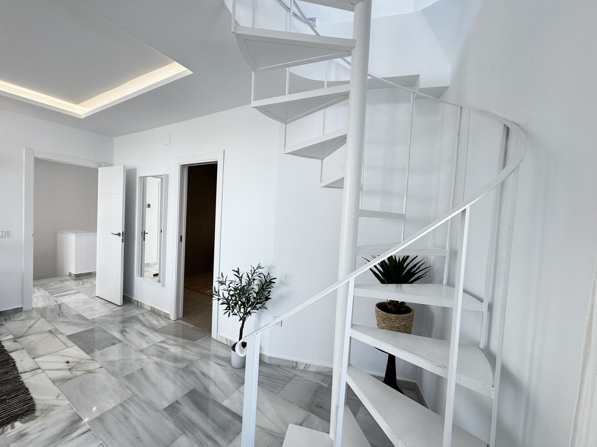 4 Bed Apartment for sale in Puerto Banús Costa Del Sol, Málaga, Spain