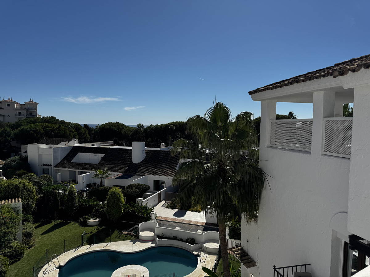 4 Bed Apartment for sale in Puerto Banús Costa Del Sol, Málaga, Spain
