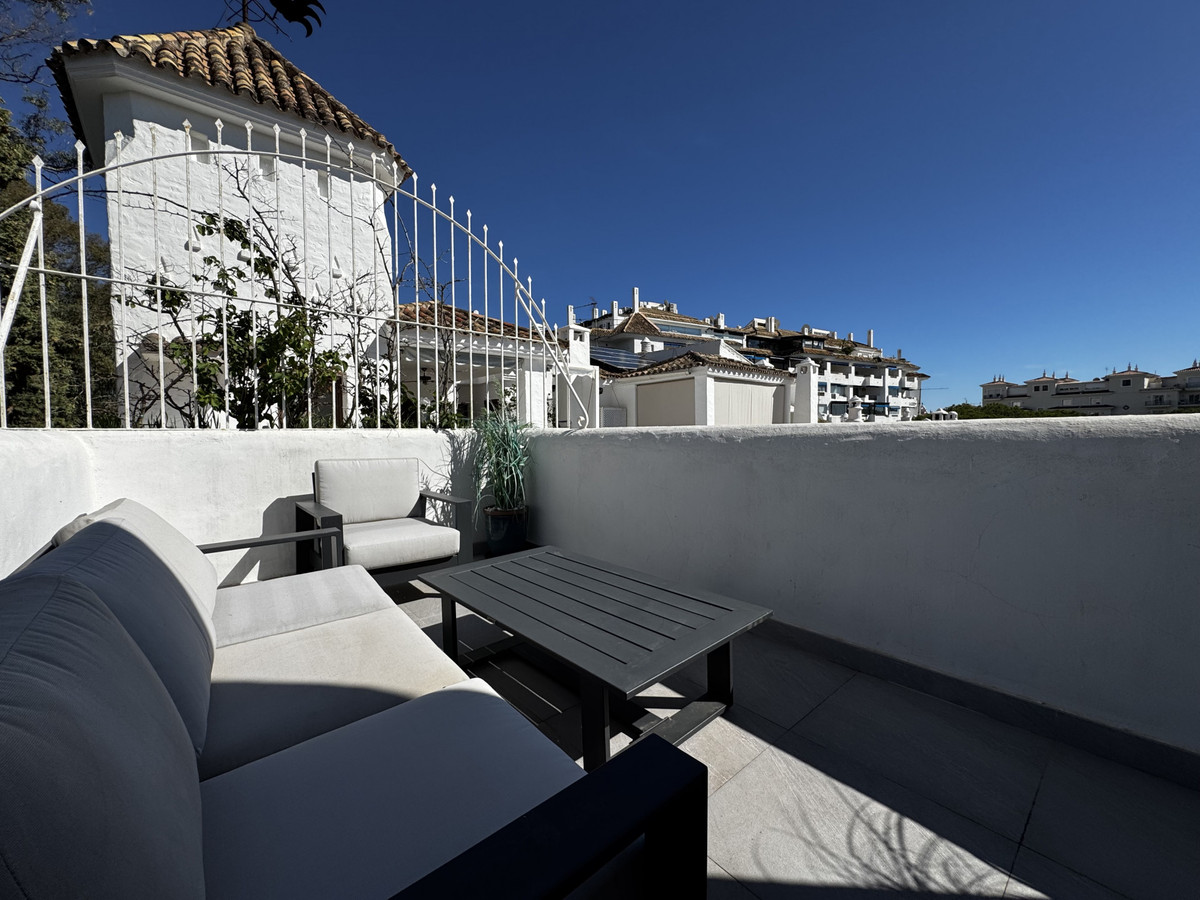 4 Bed Apartment for sale in Puerto Banús Costa Del Sol, Málaga, Spain