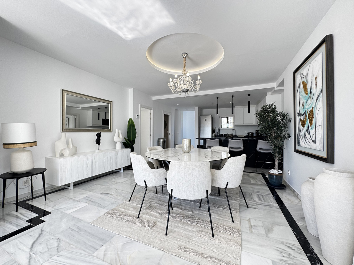 4 Bed Apartment for sale in Puerto Banús Costa Del Sol, Málaga, Spain