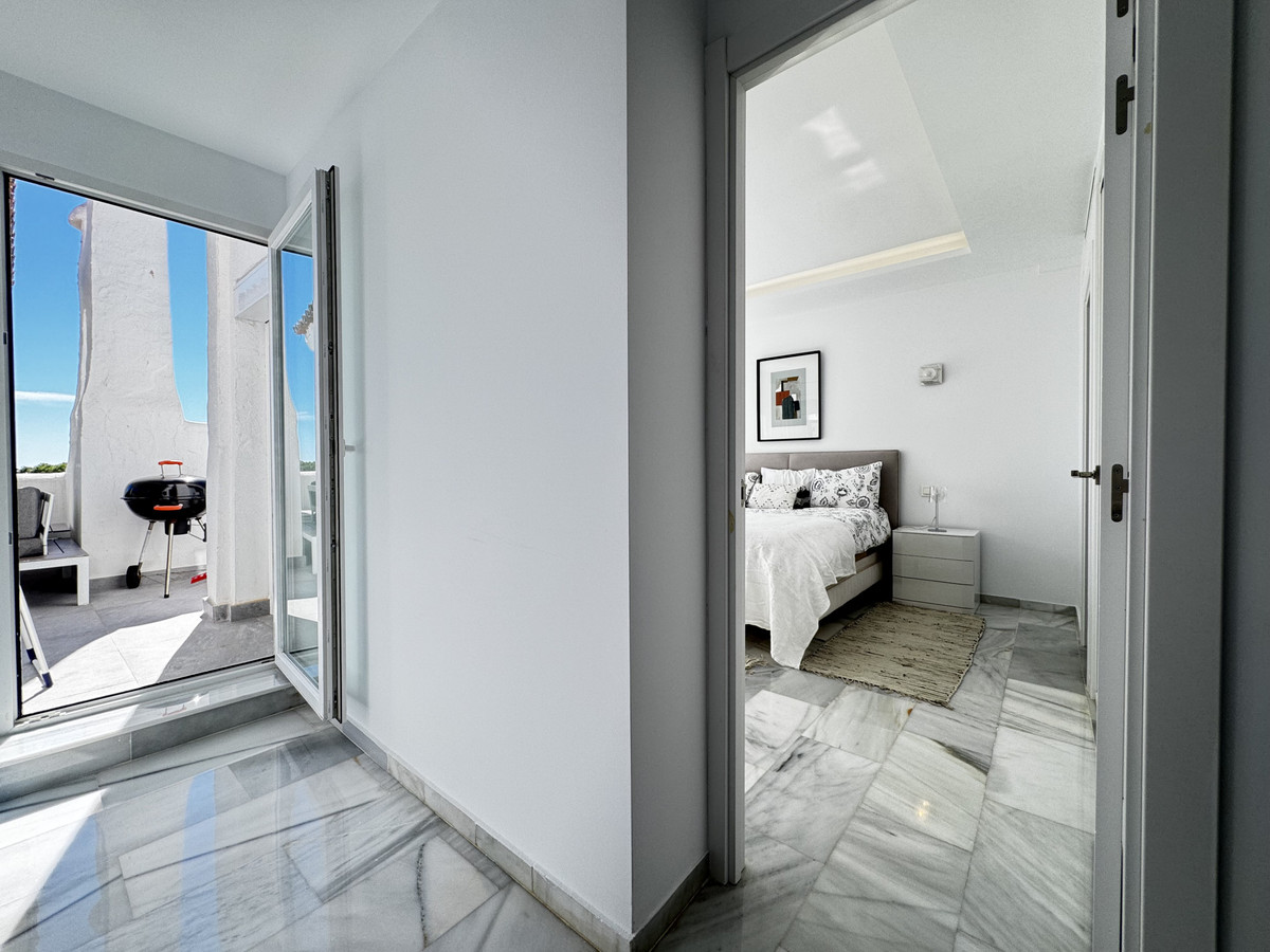 4 Bed Apartment for sale in Puerto Banús Costa Del Sol, Málaga, Spain