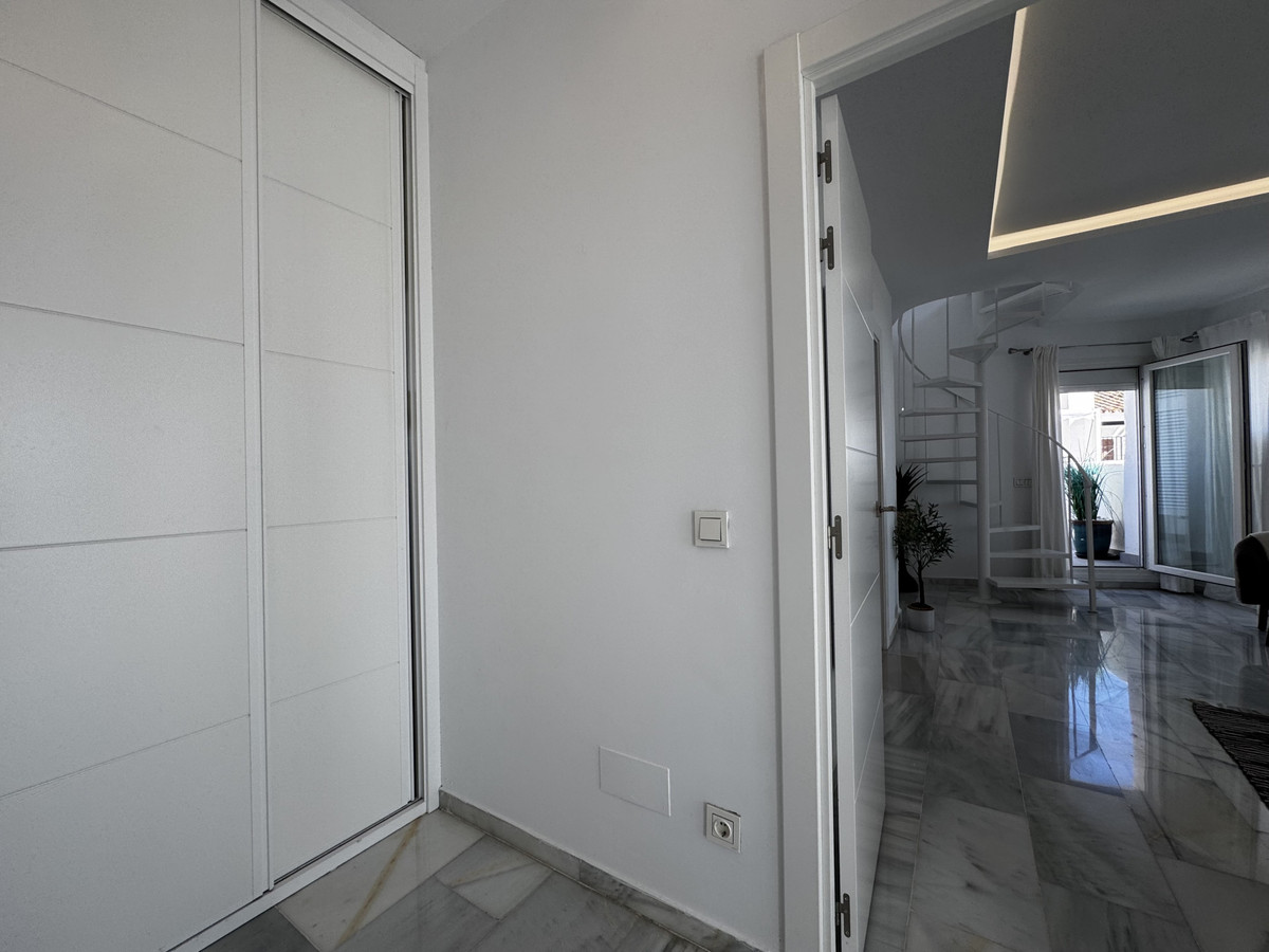 4 Bed Apartment for sale in Puerto Banús Costa Del Sol, Málaga, Spain