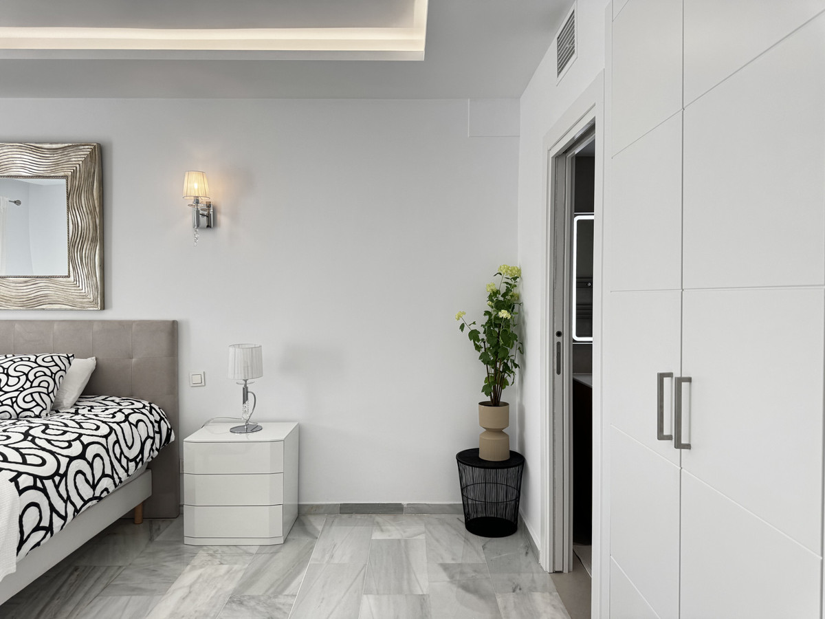 4 Bed Apartment for sale in Puerto Banús Costa Del Sol, Málaga, Spain