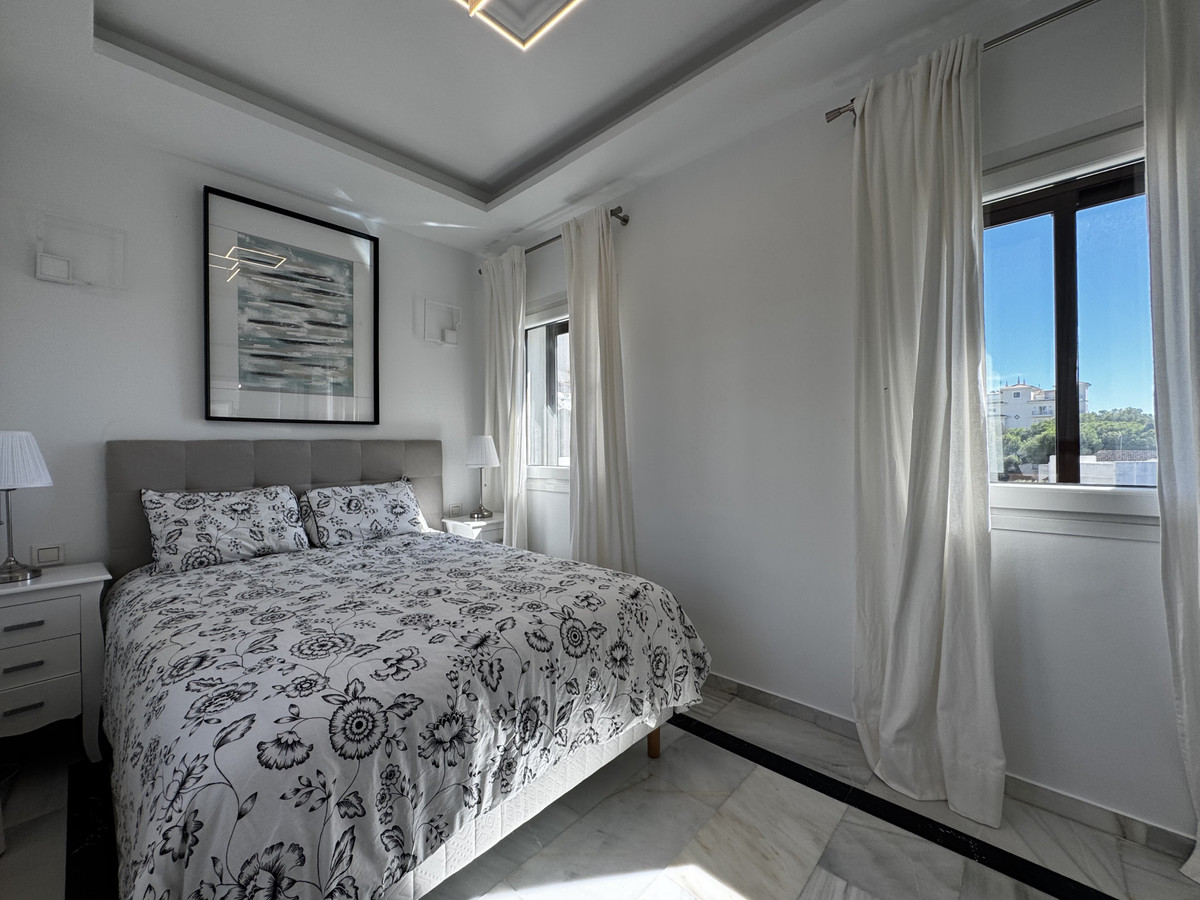4 Bed Apartment for sale in Puerto Banús Costa Del Sol, Málaga, Spain