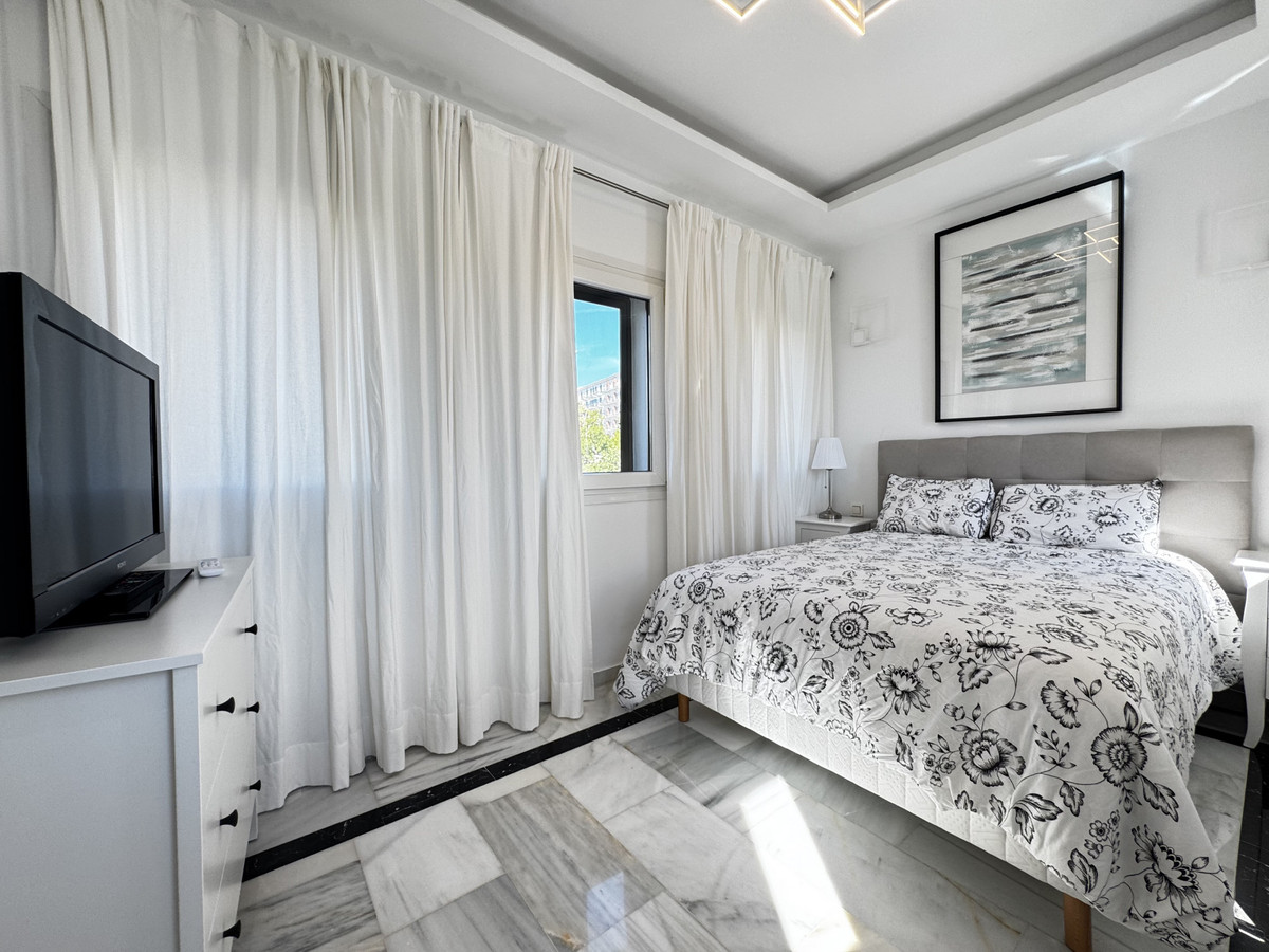 4 Bed Apartment for sale in Puerto Banús Costa Del Sol, Málaga, Spain