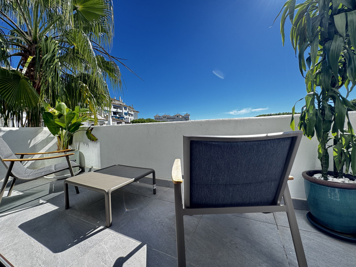 4 Bed Apartment for sale in Puerto Banús Costa Del Sol, Málaga, Spain