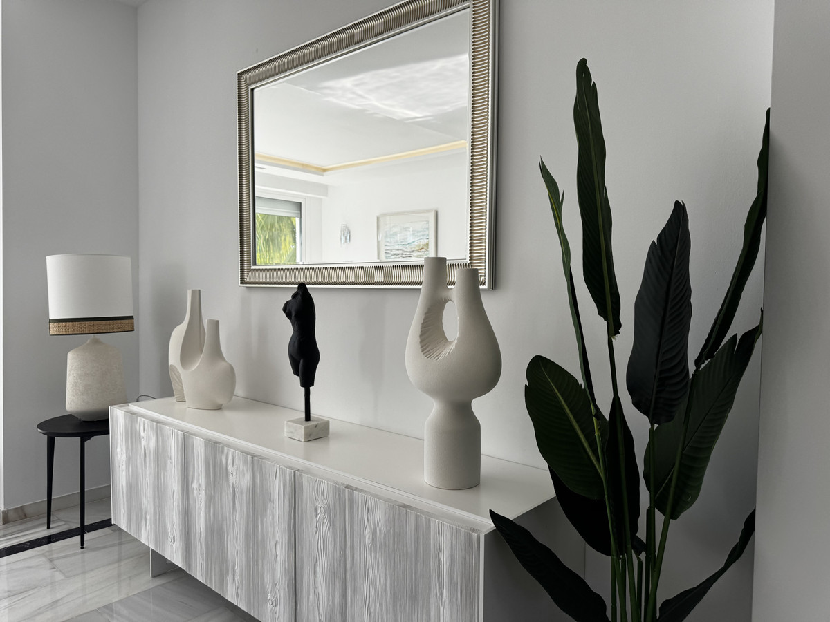 4 Bed Apartment for sale in Puerto Banús Costa Del Sol, Málaga, Spain